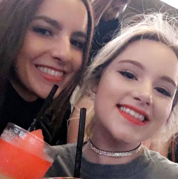 Meet your Posher, Brooke - Picture 1 of 1